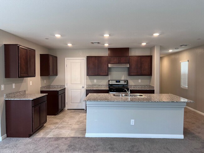 Building Photo - CASA BELLA COMMUNITY 3 BEDROOM 2.5 BATH LO...