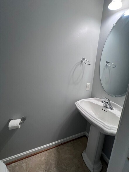Building Photo - 254 McNeill Dr