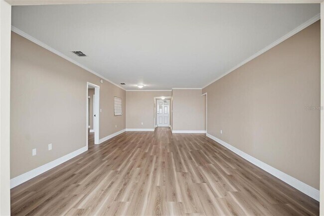 Building Photo - 5108 Brittany Dr S