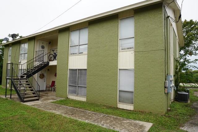 Primary Photo - 100 Uhland Rd