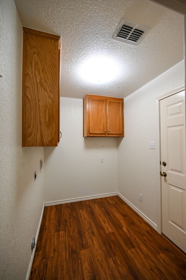 Building Photo - 3 Bed 2 Bath SFR in Decatur