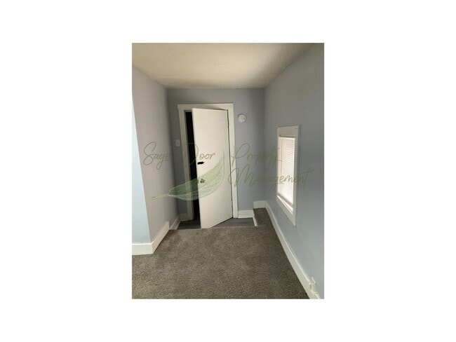 Building Photo - 1 FREE MONTH OF RENT!!!