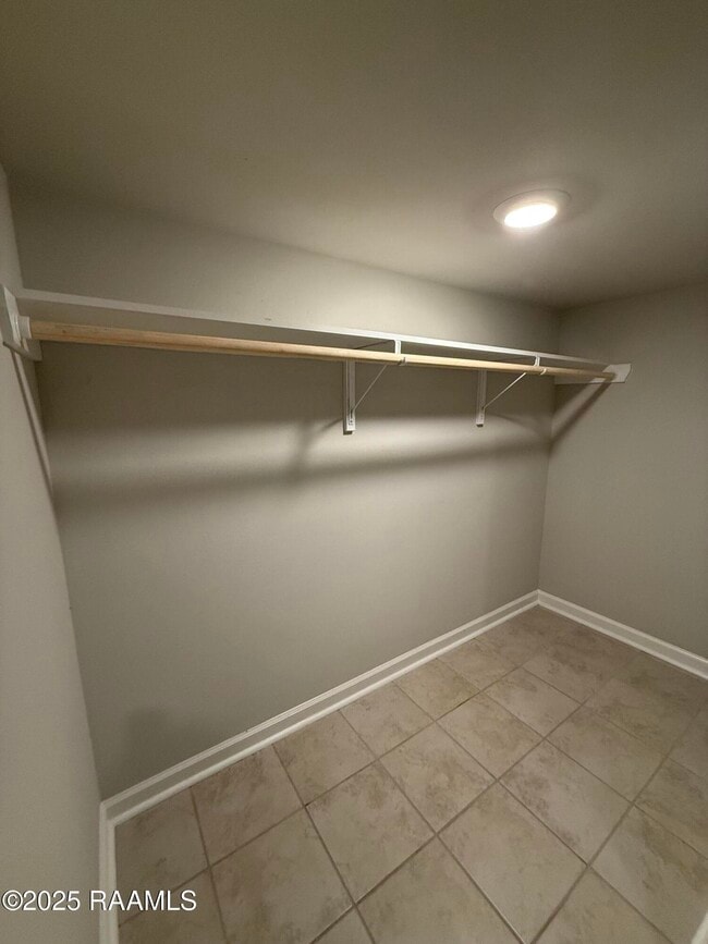 Building Photo - 200 Broussard Hl Dr