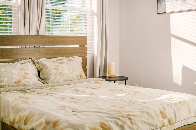 Building Photo - 3202 NW Division St