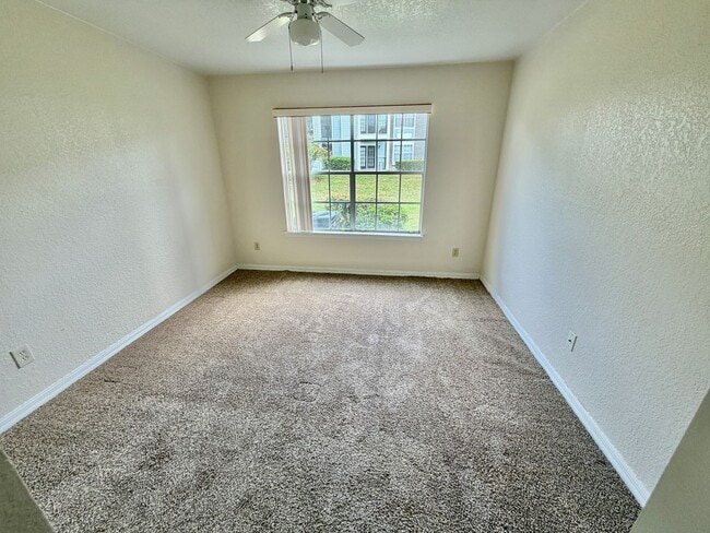 Building Photo - 2550 N Alafaya Trail