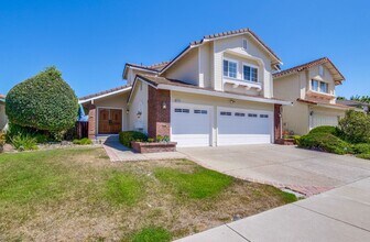 Building Photo - Elegant home with top Fremont Schools
