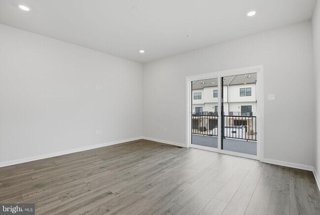 Building Photo - 332 Ensemble Wy