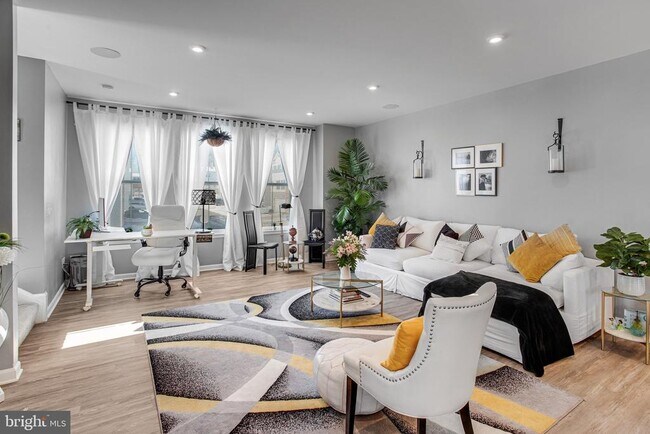 Building Photo - 12950 Blue Sky Pl