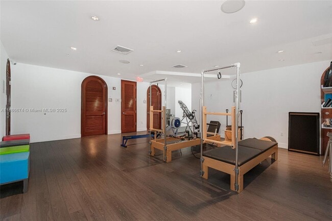 Building Photo - 6103 Aqua Ave