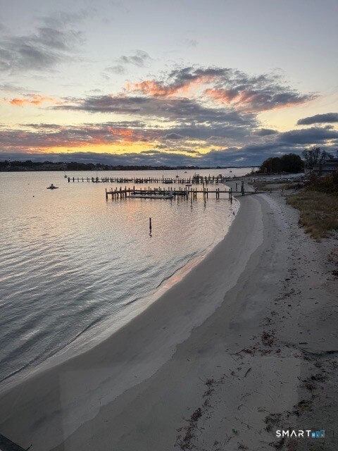 Building Photo - 352 Pequot Ave