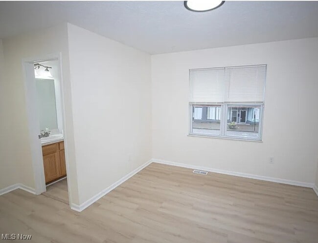 Building Photo - 2198 Noble Rd