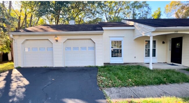 Building Photo - Fantastic 3 Bed 2 Bath Home Sitting On A S...