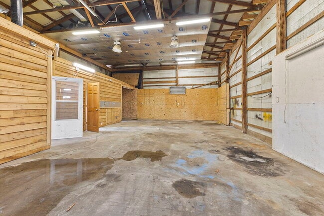 Building Photo - East Bay Unit-4241 West Whiteland Road