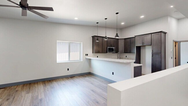 Building Photo - 3734 Cresent Lake Rd