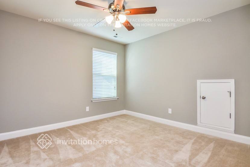 Building Photo - 42 Pearsall Farm Ln