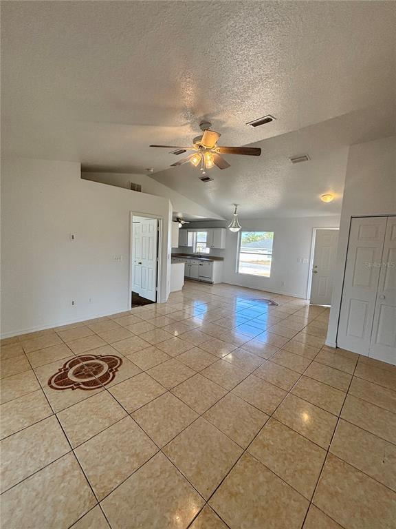 Building Photo - 16 Pecan Run Dr