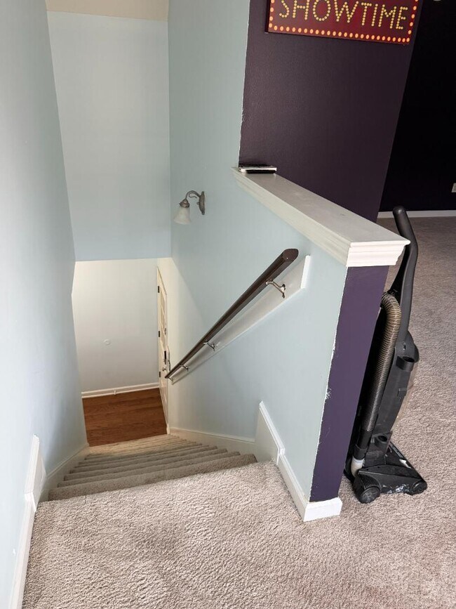 Building Photo - 10521 Red Stone Dr