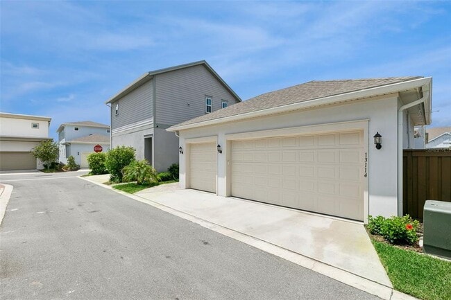 Building Photo - 13114 McMillan Dr