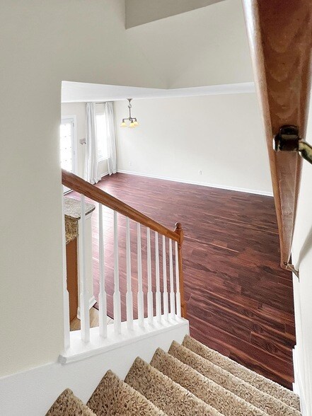 Building Photo - 4824 Willow Brook Ln