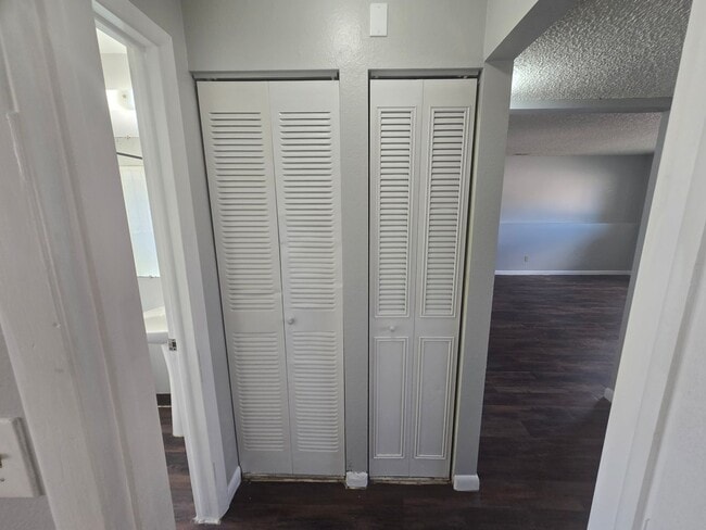 Building Photo - 4469 E Pikes Peak Ave