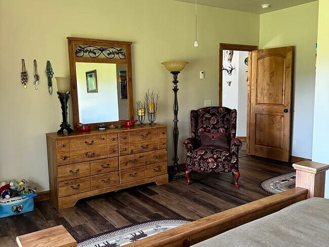 Building Photo - Wedgewood Villas ***ALL UTILITIES INCLUDED***