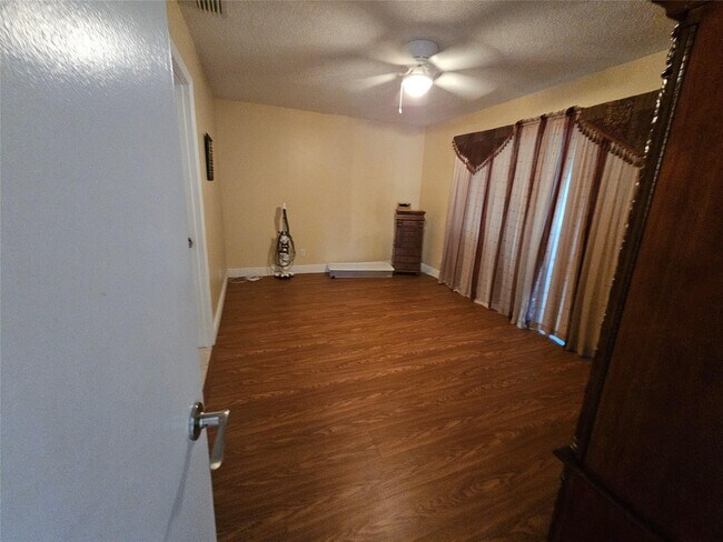 Building Photo - 6650 Royal Palm Blvd