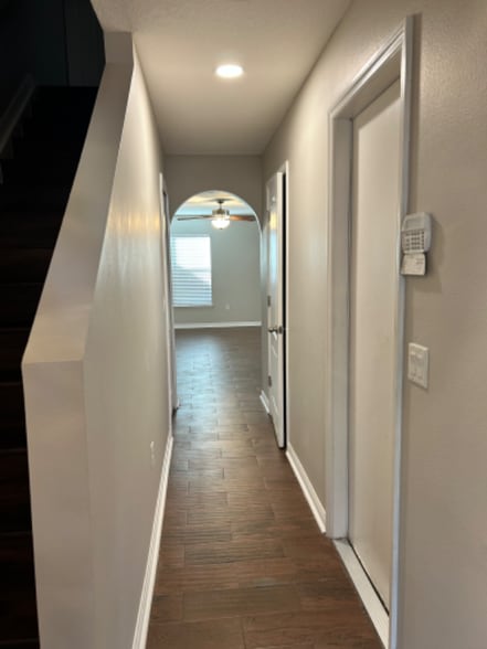 Building Photo - 8218 Halls Hammock Ct