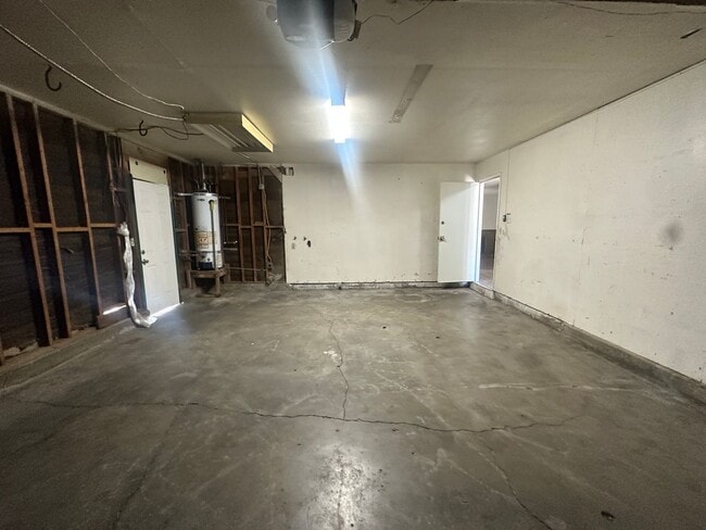 Building Photo - 1701 Ortega Dr