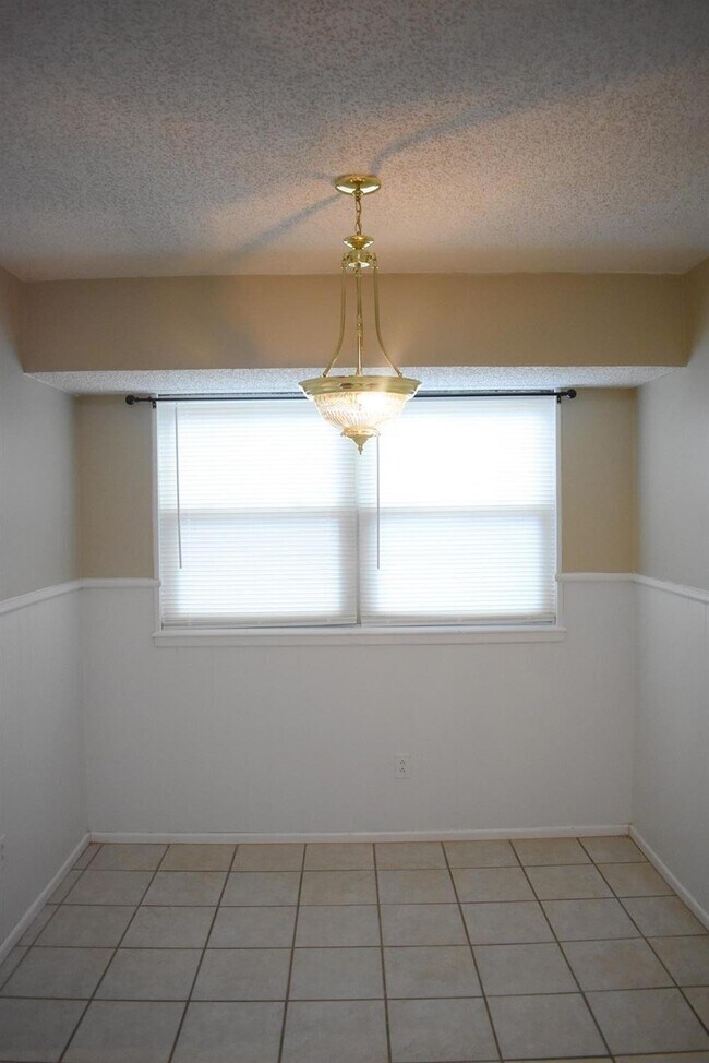 Building Photo - 3409 84th St