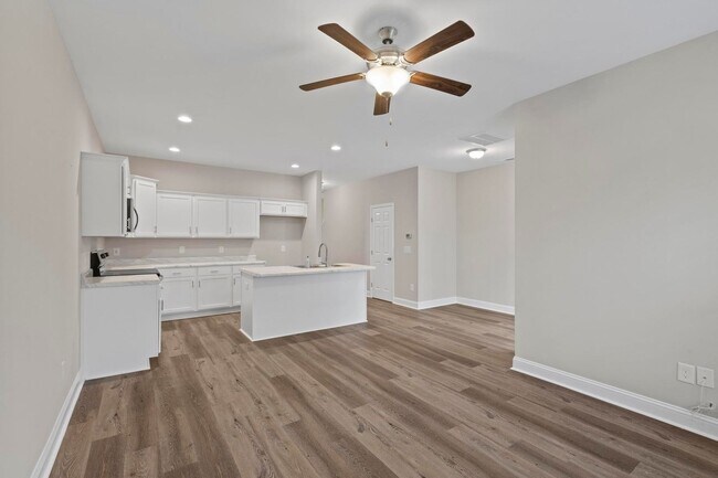 Building Photo - Townhome for Rent!