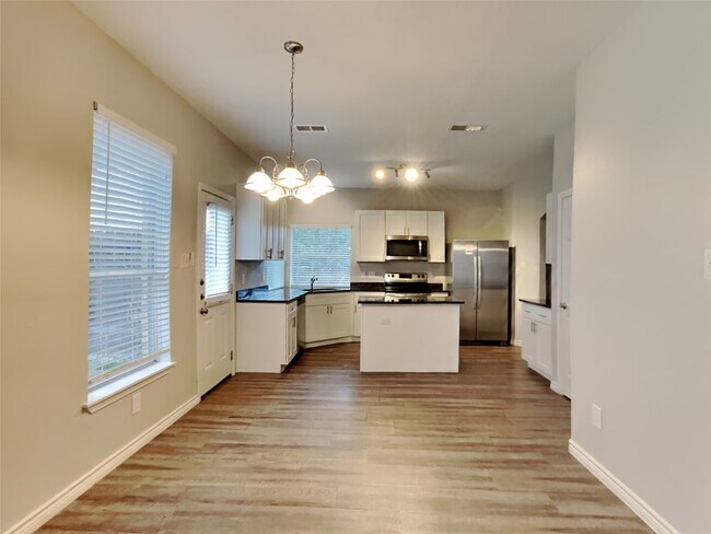 Building Photo - 18007 Oakloch Ct