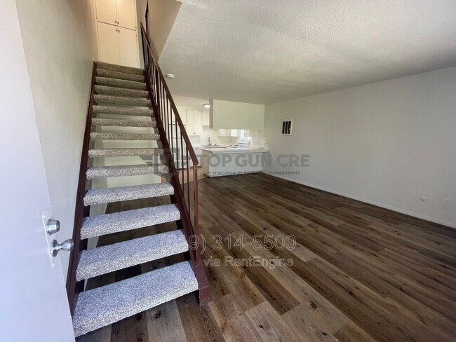 Building Photo - 1182 Holly Ave