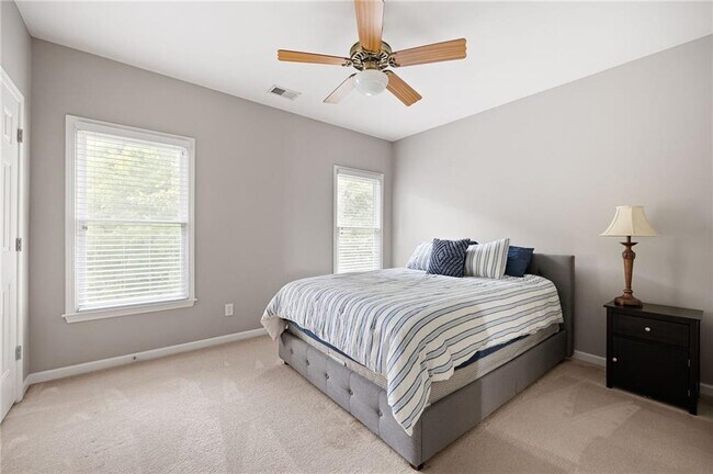 Building Photo - 227 Oakwind Pointe