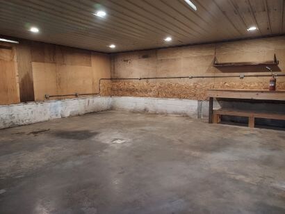 Building Photo - 370 Summer Hill Rd