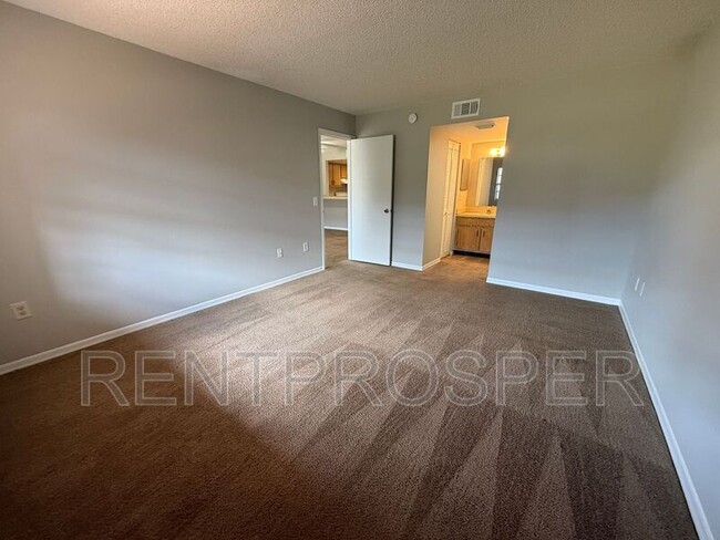 Building Photo - 1069 Ellen Ct