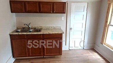 Building Photo - 85 W 2nd St