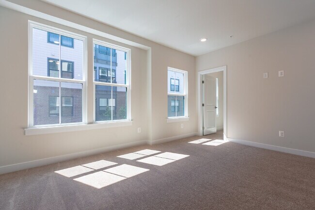 Building Photo - Elegant Townhome Living Near Herndon Conveniences