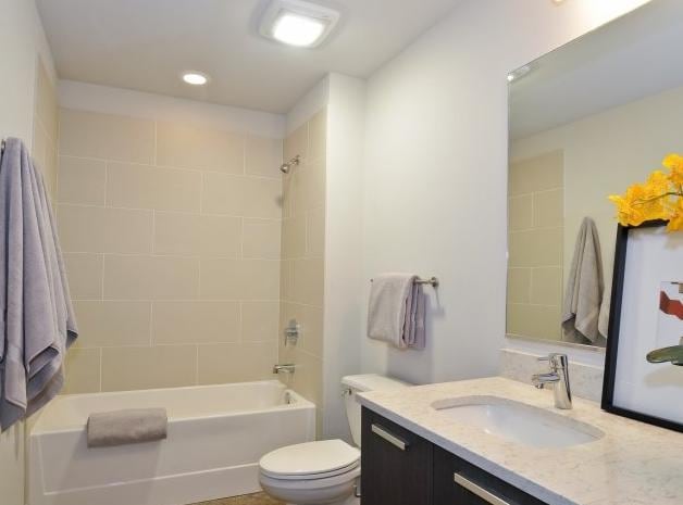 Building Photo - 1235 W Randolph St