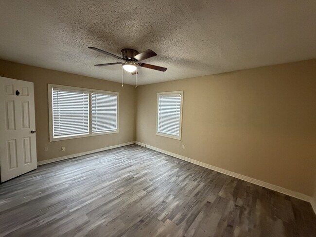 Building Photo - 4016 32nd St