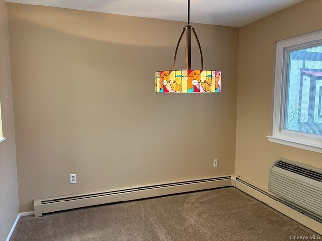 Building Photo - 1 Loudon Dr