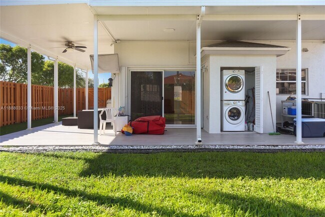 Building Photo - 13901 SW 161 Terrace
