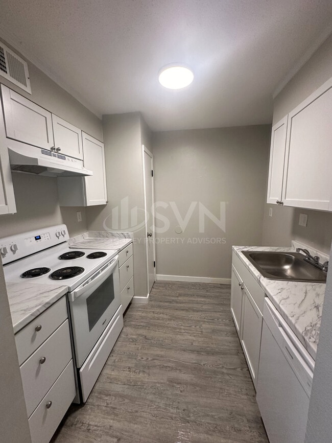 Building Photo - Shell Pointe Apartments