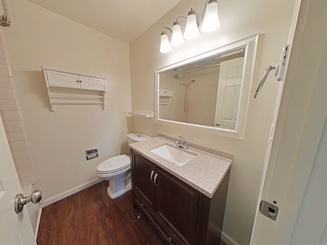 Building Photo - 3 Bedroom House ~ North Albany ~ Pet Friendly