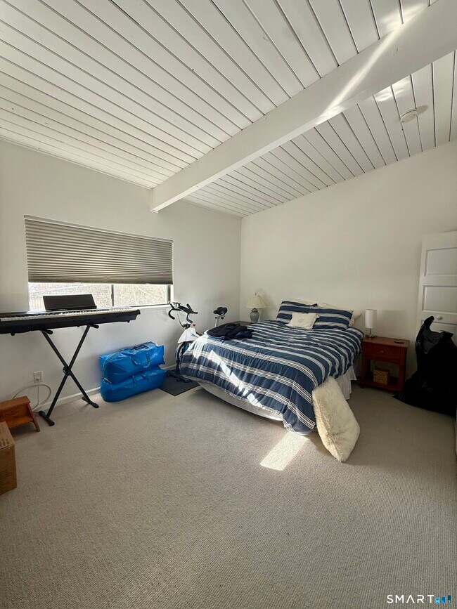 Building Photo - 85 Ledgebrook Dr