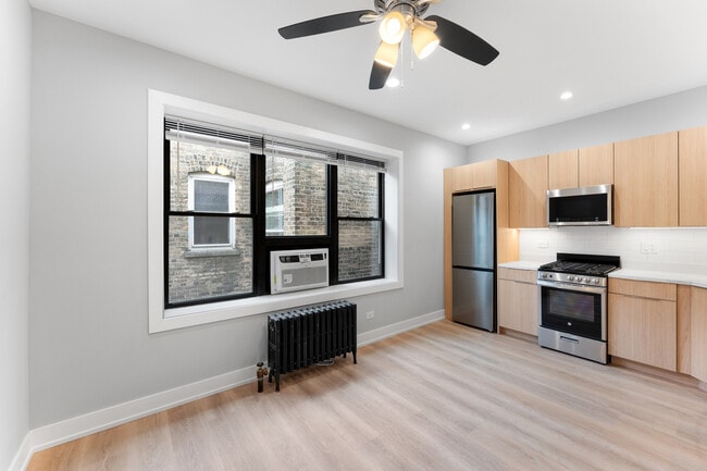 Building Photo - 1546 W Jonquil Terrace