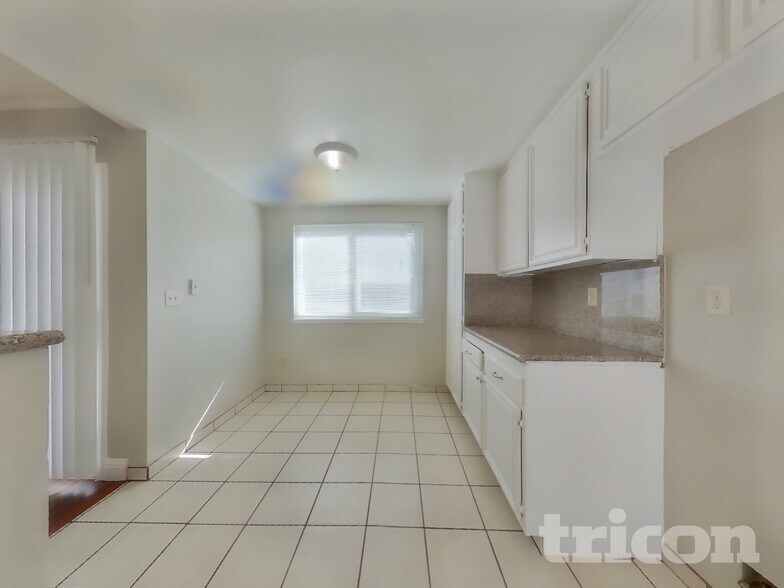 Building Photo - 4534 Elkhorn Way