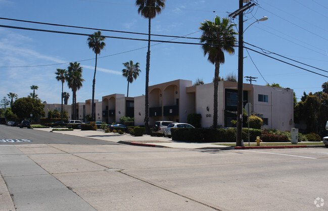 Thomas House Apartments - The Thomas House