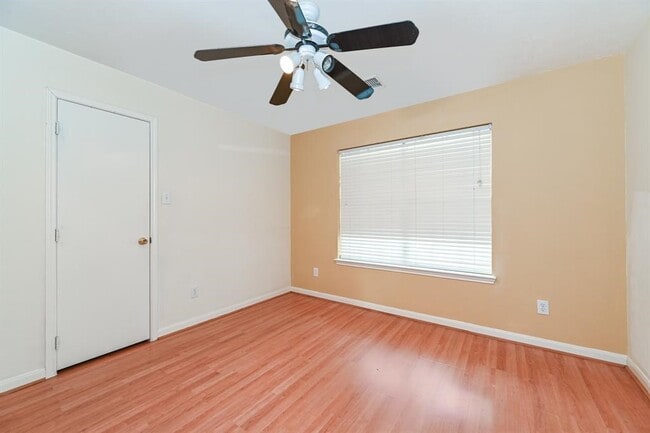 Building Photo - 11830 Hueco Tanks Dr