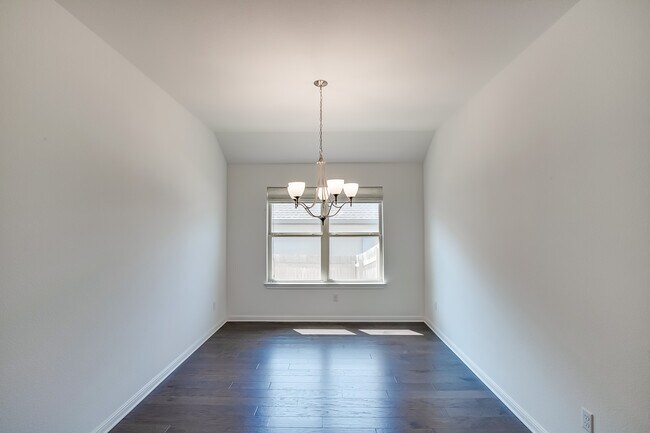 Building Photo - 105 Meadow Wood Cv