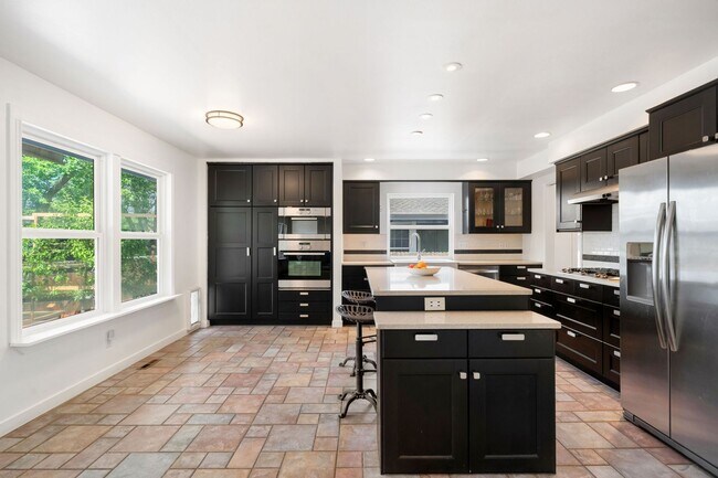Building Photo - 4BD, 2.5BA Westminster Home with Back Yard